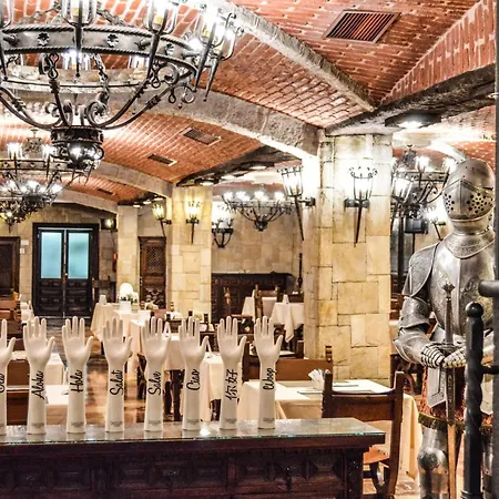 赛尔科特尔阿方索六世酒店 酒店